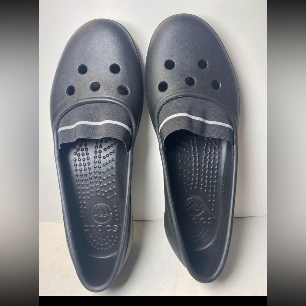Sz 10 WOMENS CROCS MARY JANE FLATS WATERSHOES BLACK COLOR